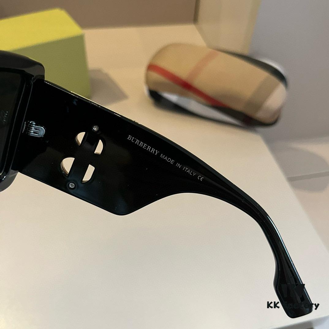 Burberry Sunglasses, absolutely in love, instantly elevating the aura, remarkably slimming the face, large-frame yet lightweight, with perfectly curved temples for a comfortable, feather-light fit!