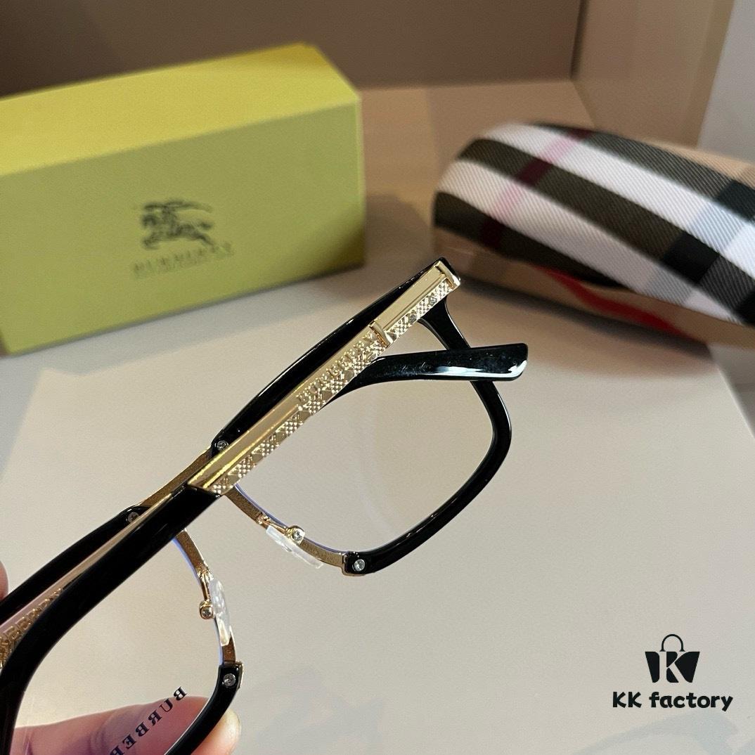 Burberry Sunglasses, absolutely in love, the aura is perfectly on point when worn, makes the face look incredibly slim, large frame yet surprisingly lightweight, temples designed at just the right angle for a comfortable, feather-light fit!