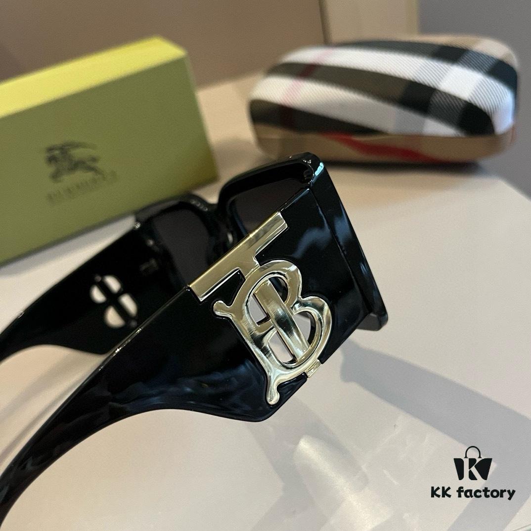 Burberry Sunglasses, absolutely in love, the aura when worn is perfectly on point, makes the face look incredibly slim, large-frame yet lightweight, with perfectly curved temples for a comfortable, feather-light fit!