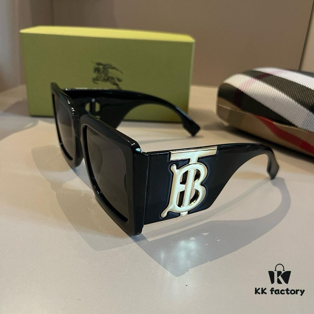 Burberry Sunglasses, absolutely in love, the aura when worn is perfectly on point, makes the face look incredibly slim, large-frame yet lightweight, with perfectly curved temples for a comfortable, feather-light fit!