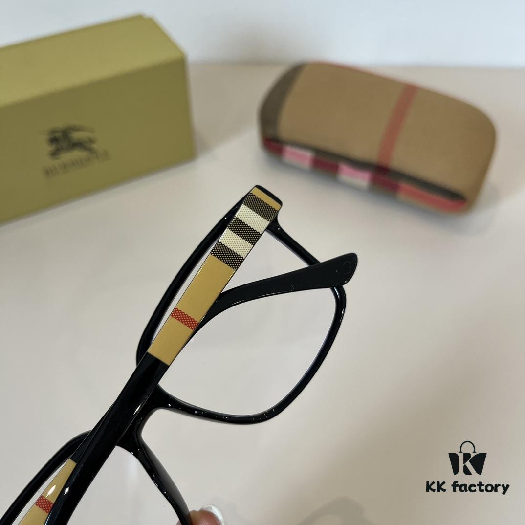 Optical Glasses, Natural Look Essential