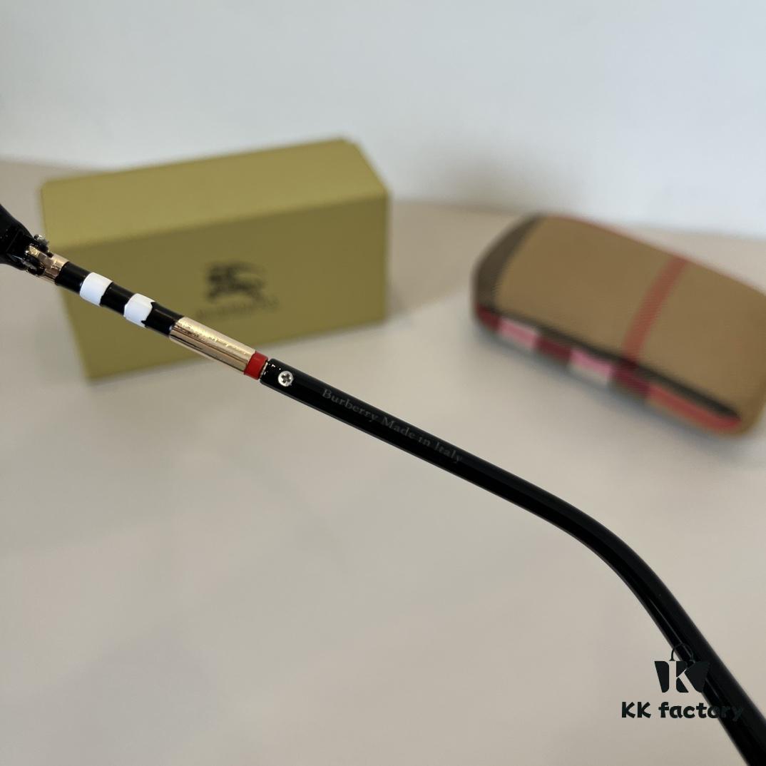 Optical Glasses, Natural Look Essential