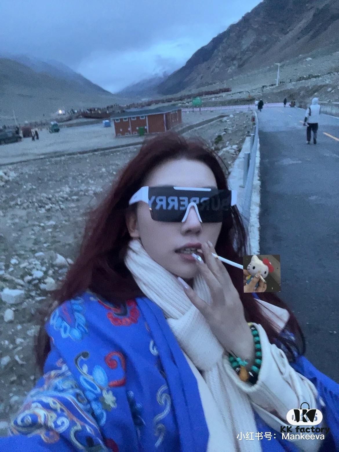 Burberry Letter Print Sunglasses BE4291 Unisex Fashion Shades for Travel and Street Photography