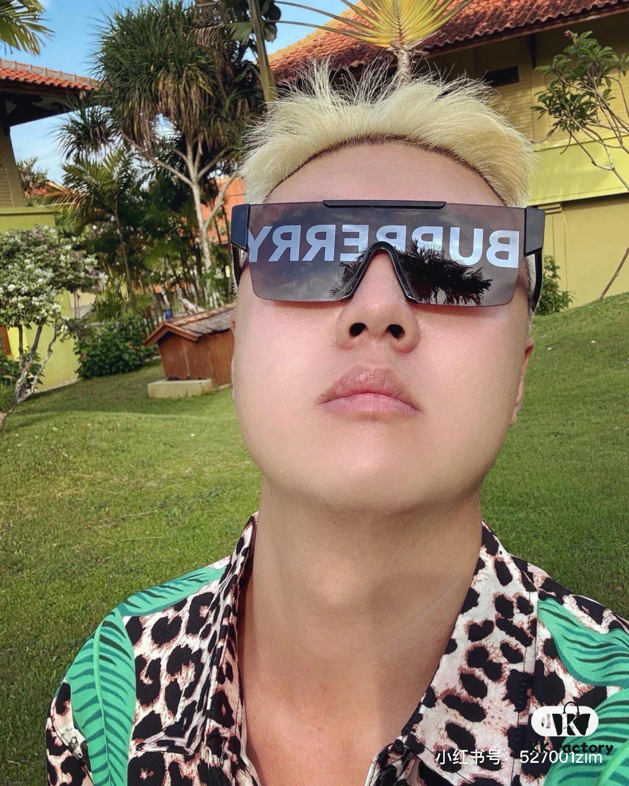 Burberry Letter Print Sunglasses BE4291 Unisex Fashion Shades for Men and Women