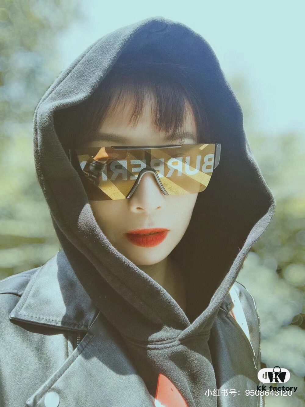 Burberry Letter Print Sunglasses Unisex BE4291 Stylish One-Piece Hip-Hop Design Travel-Friendly Fashion Accessory