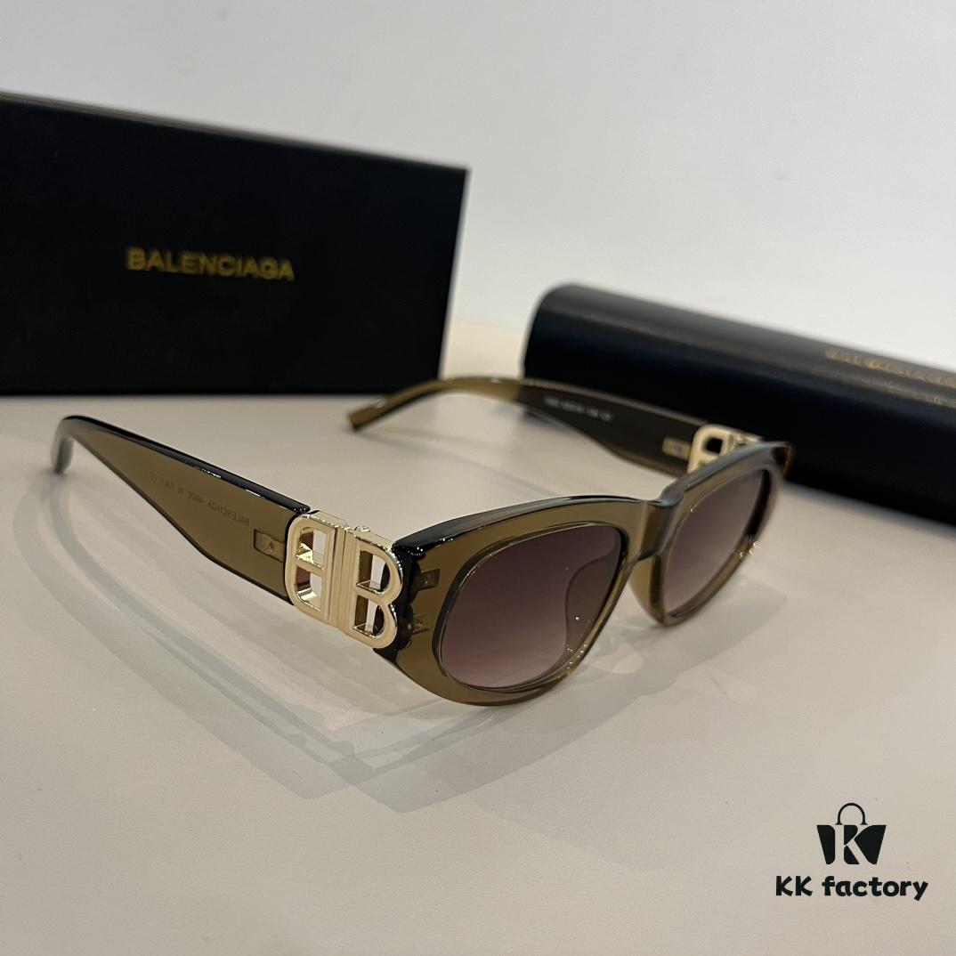 Balenciaga Black and Gold Aviator Sunglasses – The Celebrity-Inspired Look Everyone's Raving About