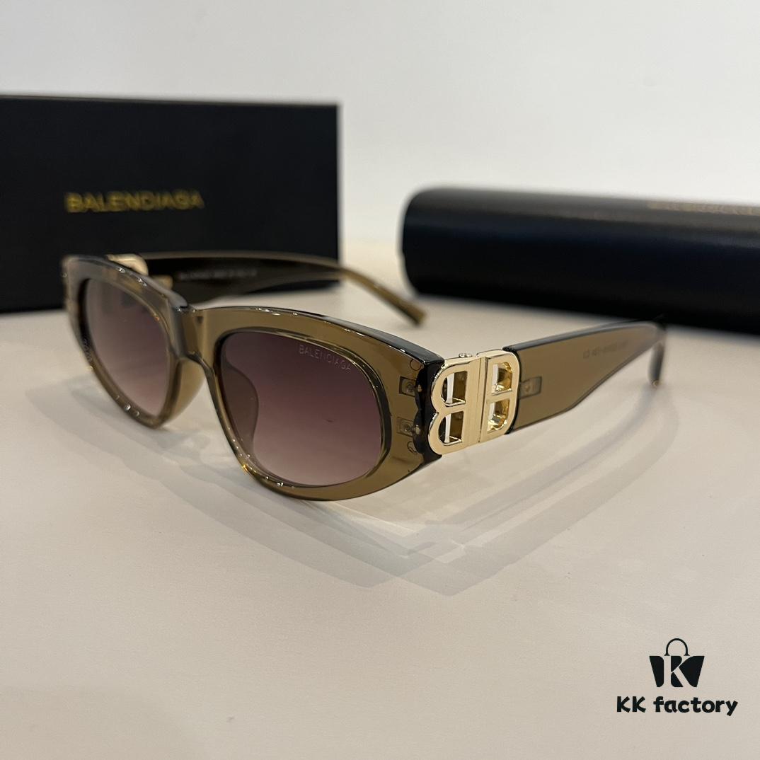 Balenciaga Black and Gold Aviator Sunglasses – The Celebrity-Inspired Look Everyone's Raving About