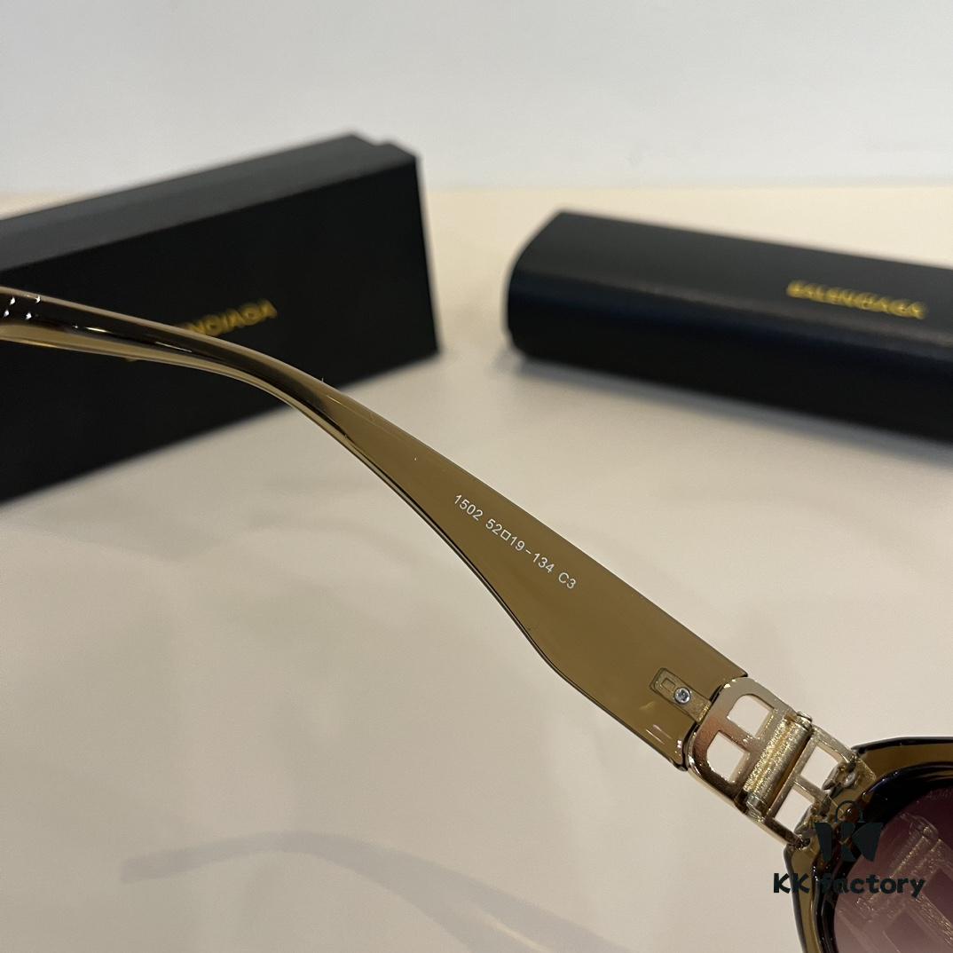 Balenciaga Black and Gold Aviator Sunglasses – The Celebrity-Inspired Look Everyone's Raving About