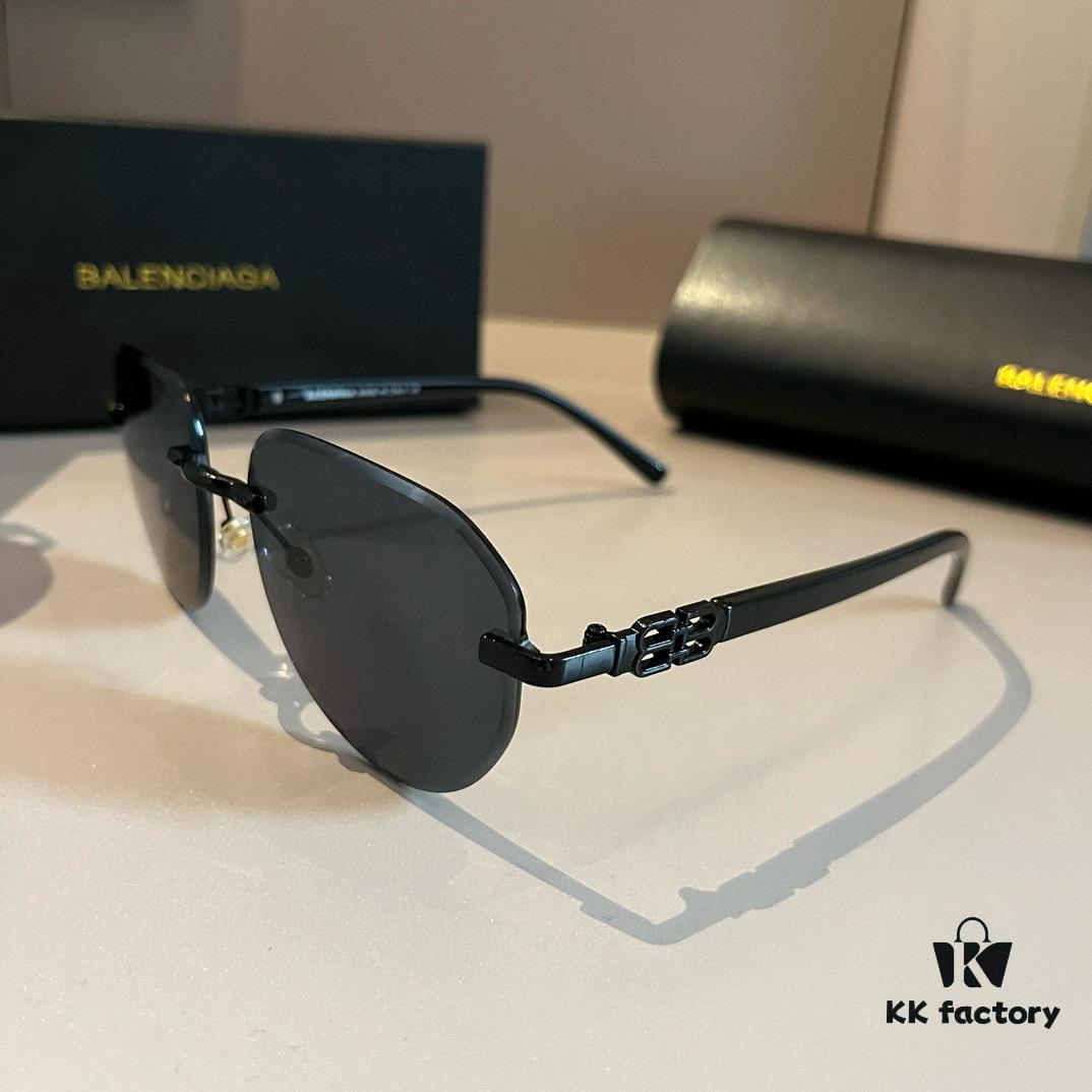Balenciaga Black and Gold Sunglasses with Double B Logo - Vintage Square Frame, Lightweight Design