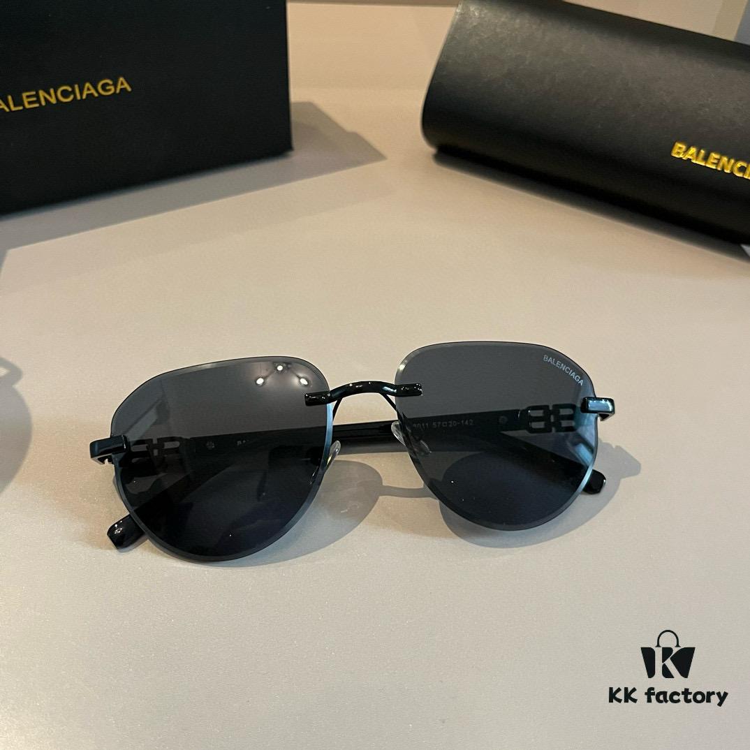 Balenciaga Black and Gold Sunglasses with Double B Logo - Vintage Square Frame, Lightweight Design