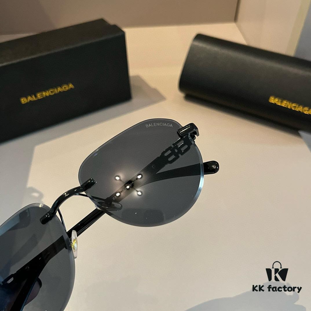 Balenciaga Black and Gold Sunglasses with Double B Logo - Vintage Square Frame, Lightweight Design