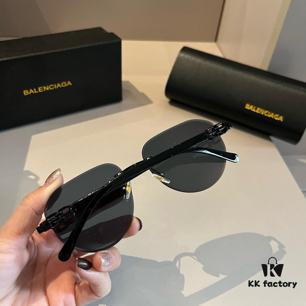 Balenciaga Black and Gold Sunglasses with Double B Logo - Vintage Square Frame, Lightweight Design