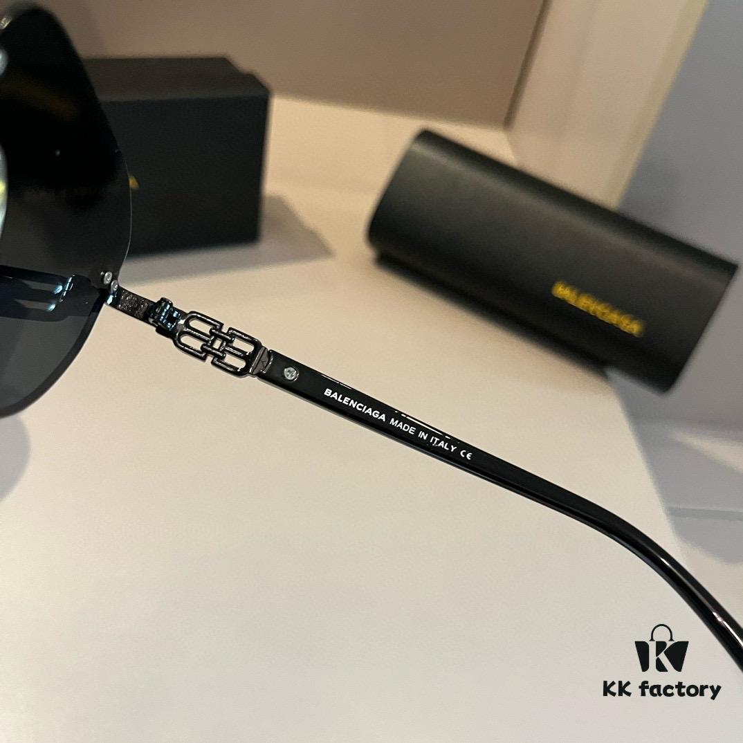 Balenciaga Black and Gold Sunglasses with Double B Logo - Vintage Square Frame, Lightweight Design