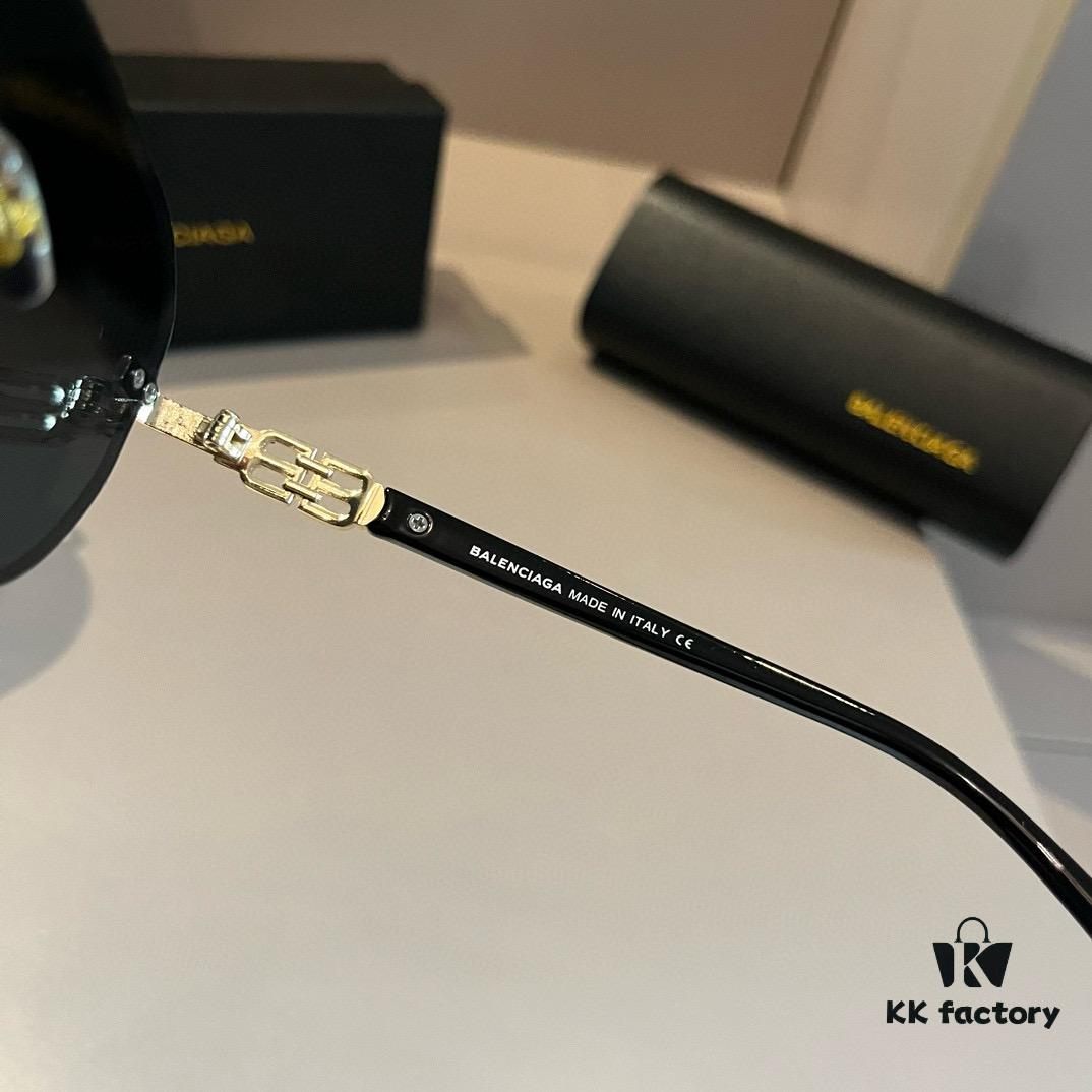 Balenciaga Paris Fashion Sunglasses - The Same Pair Worn by Celebrities and Influencers