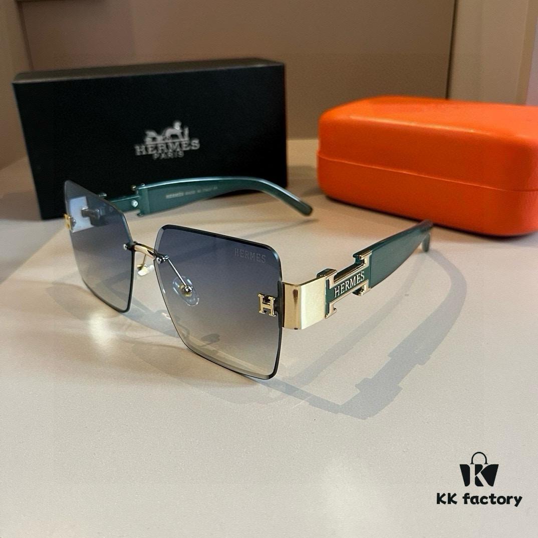 HERMES Hermès New Heavyweight Women's Sunglasses with Large Frame and 3D Design for Flattering Facial Contour