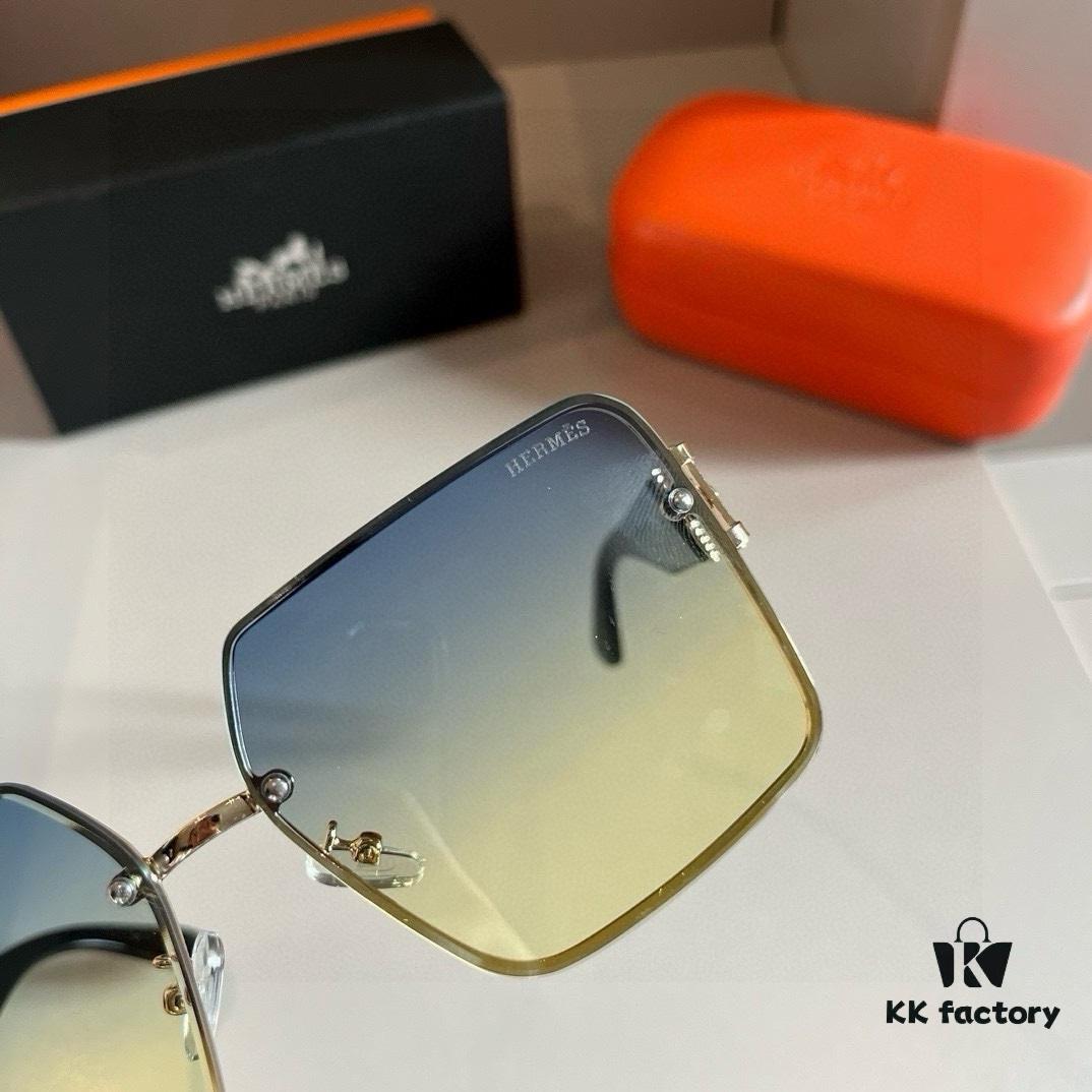 Hermes Women's Oversized 3D Frame Sunglasses, New Heavyweight Collection