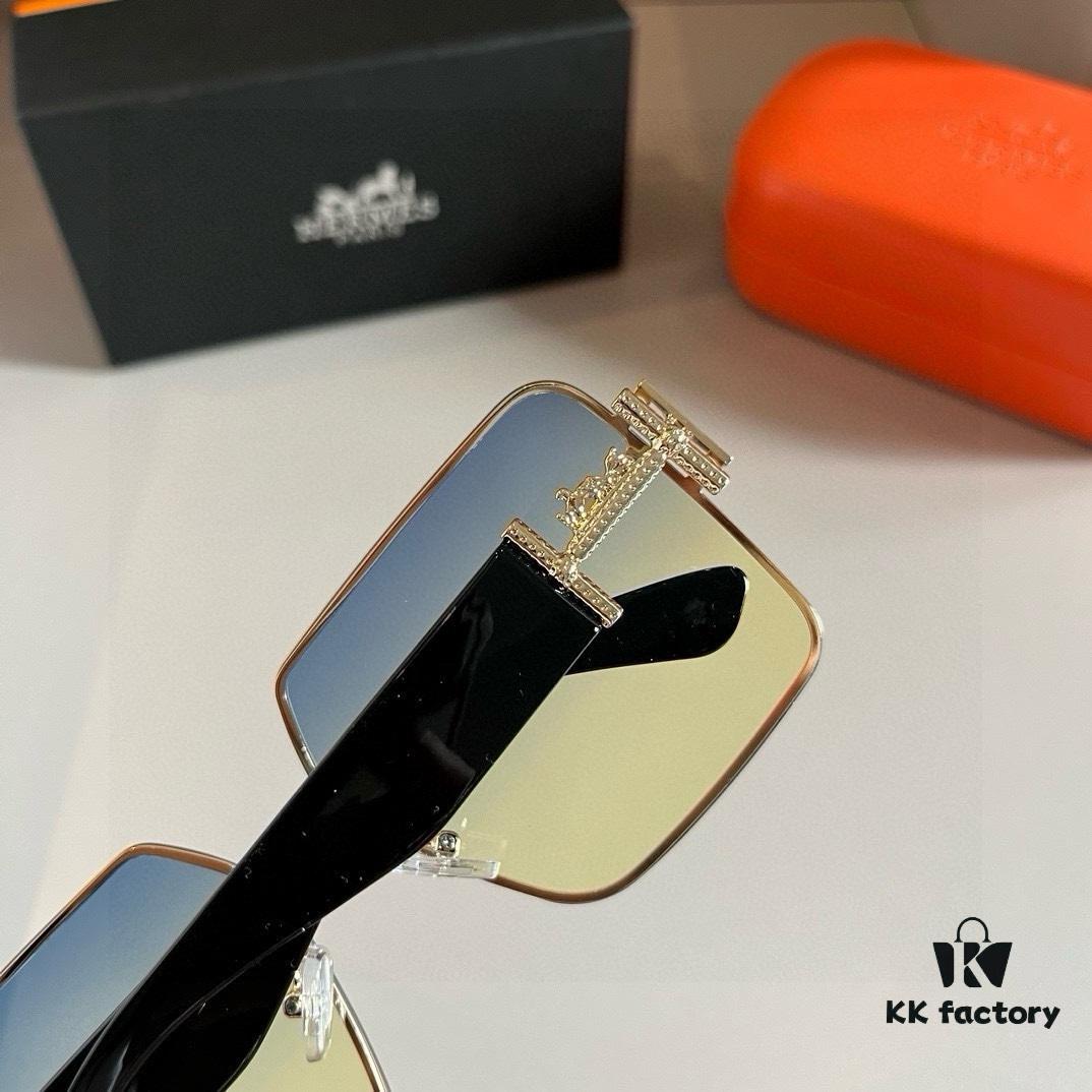 Hermes Women's Oversized 3D Frame Sunglasses, New Heavyweight Collection