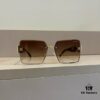 Hermes Women's New Heavyweight Sunglasses with Oversized 3D Frame for Face-Framing and Retro Style
