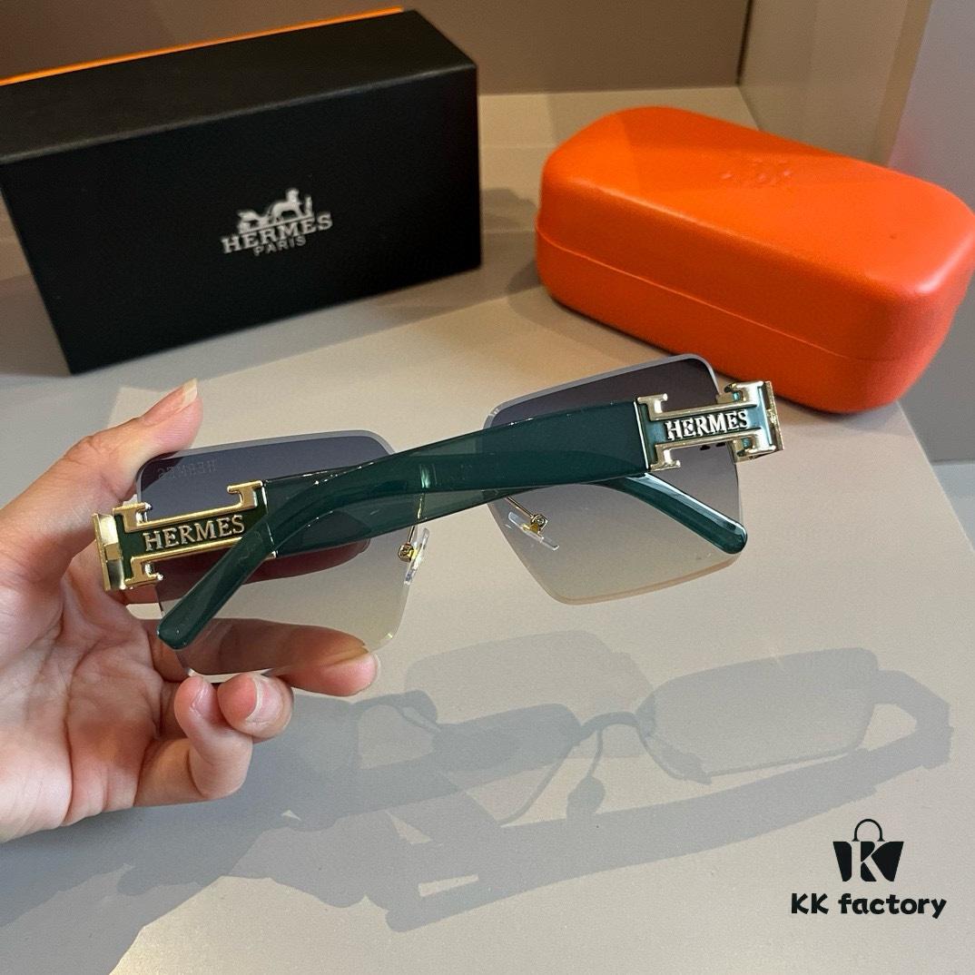 Hermès Women's New Heavyweight Sunglasses with Oversized 3D Frame for Flattering Facial Contour