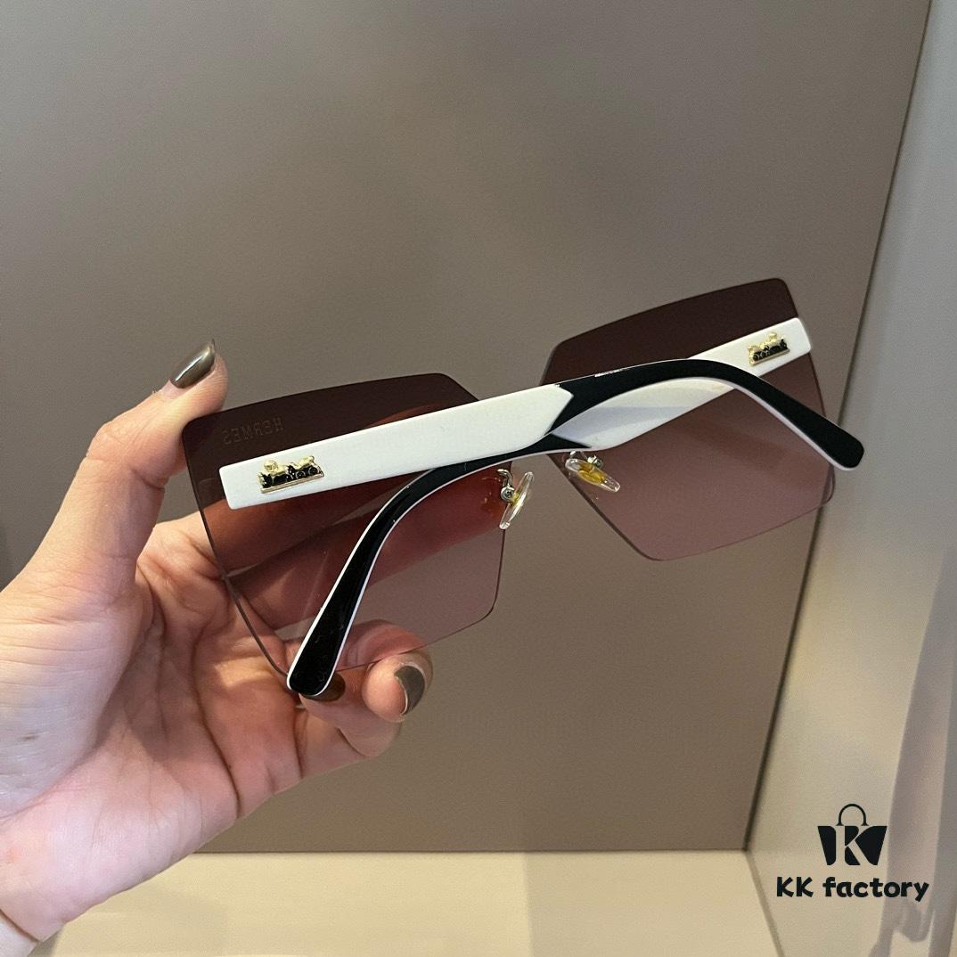 HERMES Hermès New Heavyweight Women's Sunglasses with Large Frame and 3D Design for Face Contour Enhancement