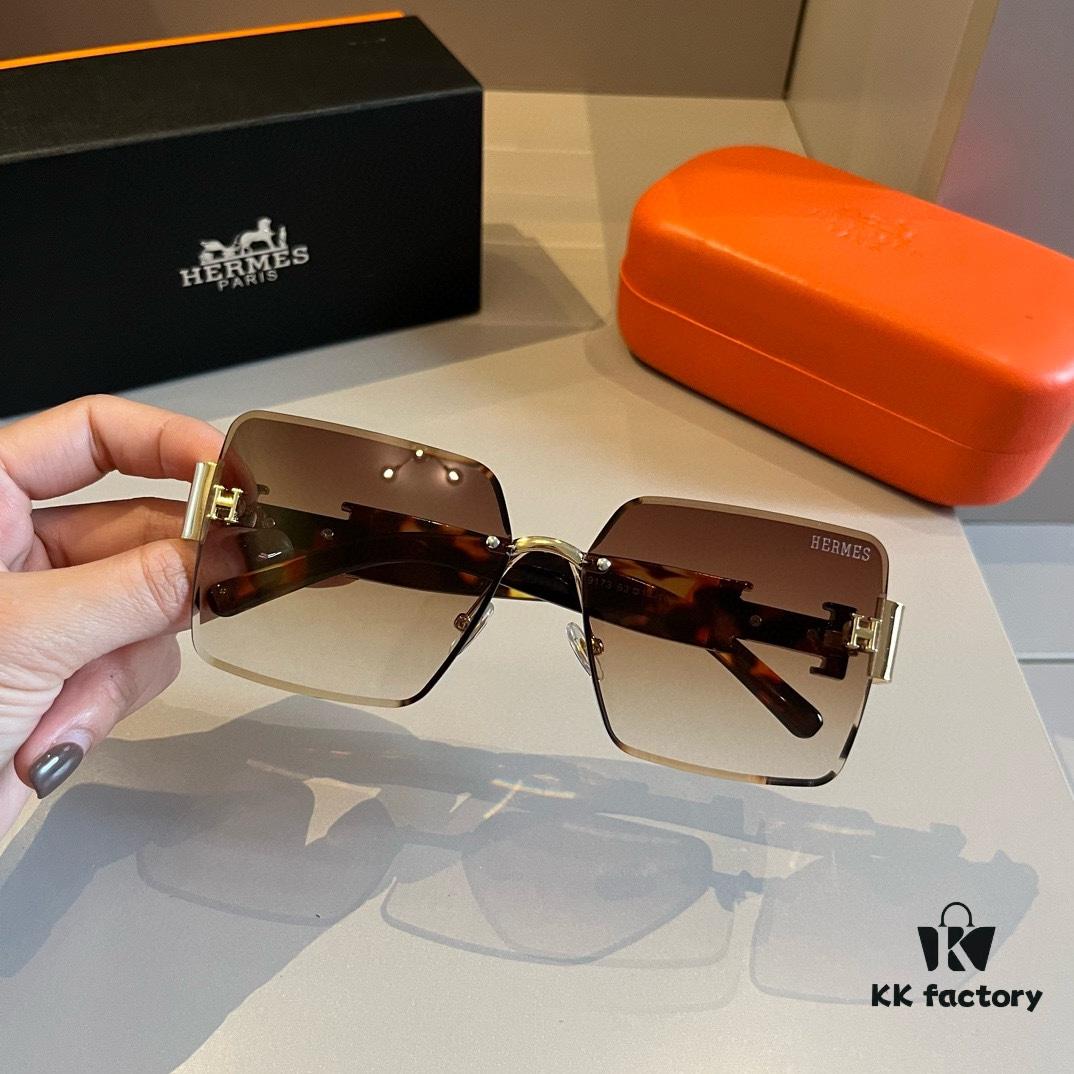 HERMES Hermès New Heavyweight Women's Sunglasses, Large Frame with 3D Design to Flatter Facial Features, Retro and Elegant Style