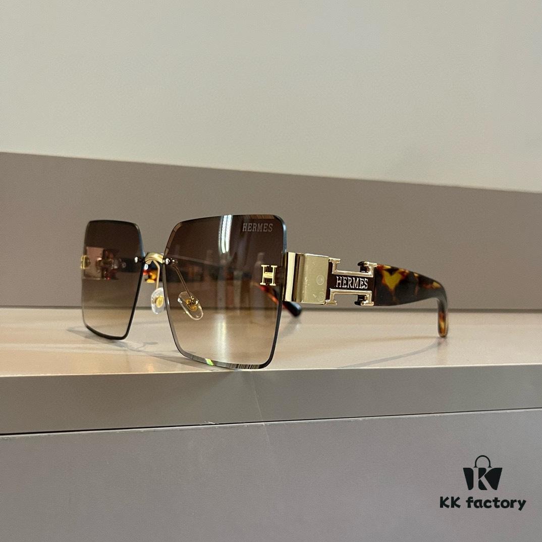 HERMES Hermès New Heavyweight Women's Sunglasses, Large Frame with 3D Design to Flatter Facial Features, Retro and Elegant Style