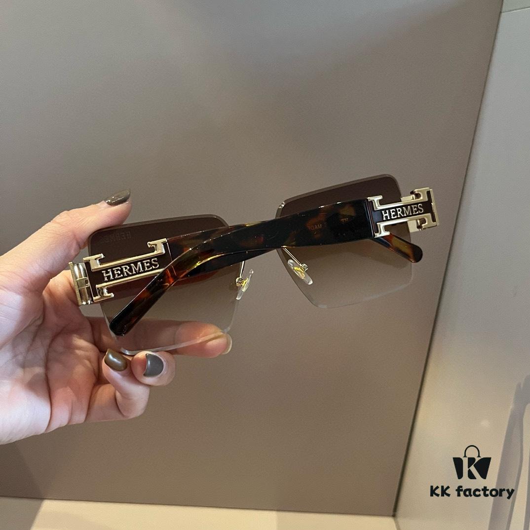 HERMES Hermès New Heavyweight Women's Sunglasses, Large Frame with 3D Design to Flatter Facial Features, Retro and Elegant Style