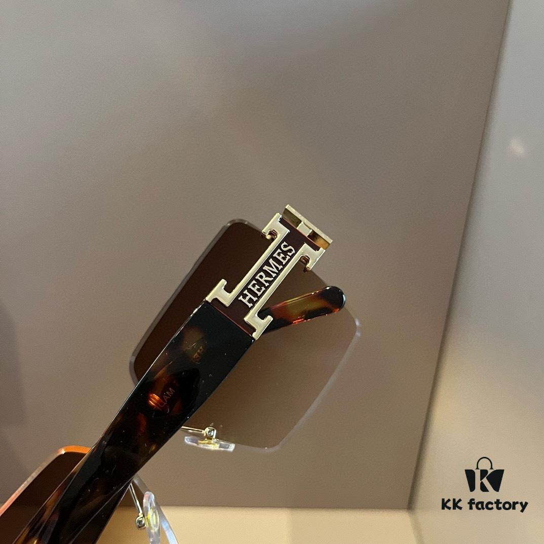 HERMES Hermès New Heavyweight Women's Sunglasses, Large Frame with 3D Design to Flatter Facial Features, Retro and Elegant Style