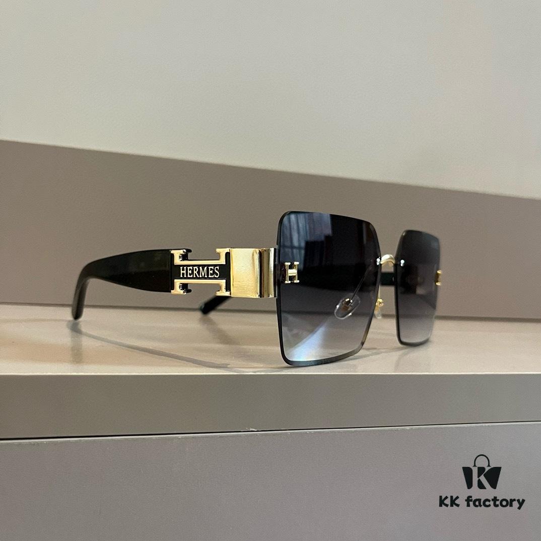 Hermes Women's Oversized 3D Frame Sunglasses, New Heavyweight Collection