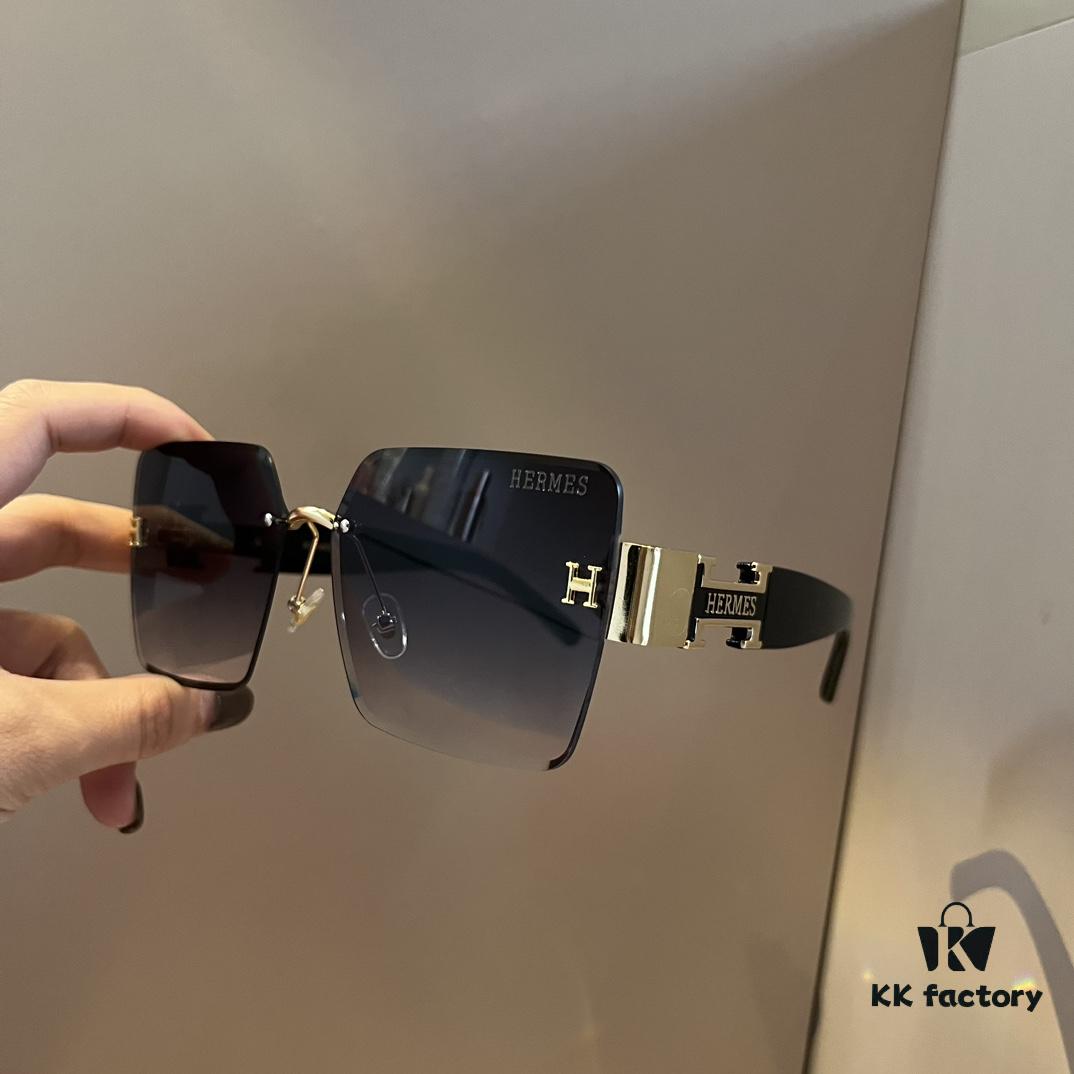 Hermes Women's Oversized 3D Frame Sunglasses, New Heavyweight Collection