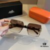 HERMES Hermès New Heavyweight Women's Sunglasses, Large Frame with 3D Design to Flatter Facial Features, Retro and Elegant Style