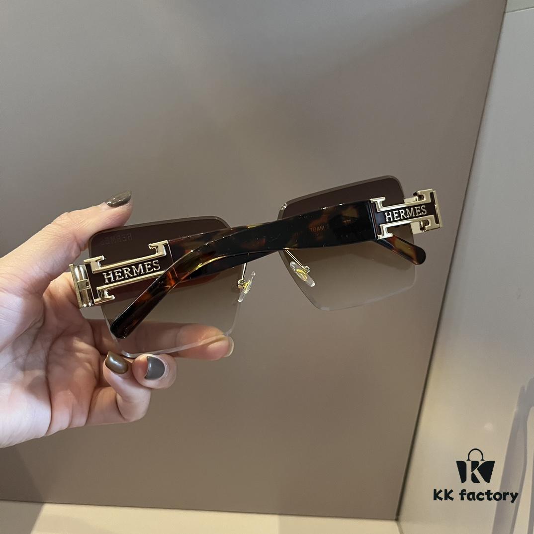 HERMES Hermès New Heavyweight Women's Sunglasses, Large Frame with 3D Design to Flatter Facial Features, Retro and Elegant Style