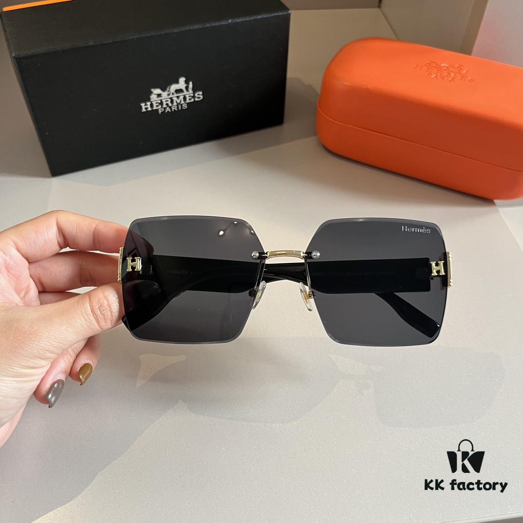 Hermès Women's New Heavyweight Sunglasses with Oversized 3D Frame for Flattering Facial Contour