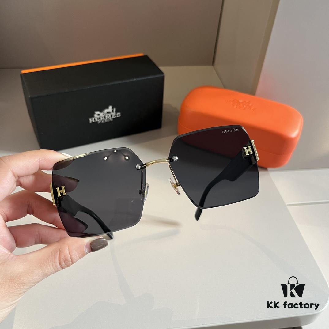 Hermès Women's New Heavyweight Sunglasses with Oversized 3D Frame for Flattering Facial Contour