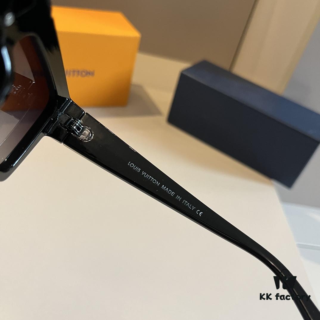 LV Louis Vuitton Sunglasses LOUIS VUITTON MODEL: Z1502W SIZE: 61013-140