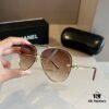 Chanel Sunglasses, absolutely in love, the moment you put them on your face the aura is perfectly on point, greatly slimming the appearance of the face; large-frame design yet surprisingly lightweight. The temple curvature is just right, offering a light and comfortable wearing experience!