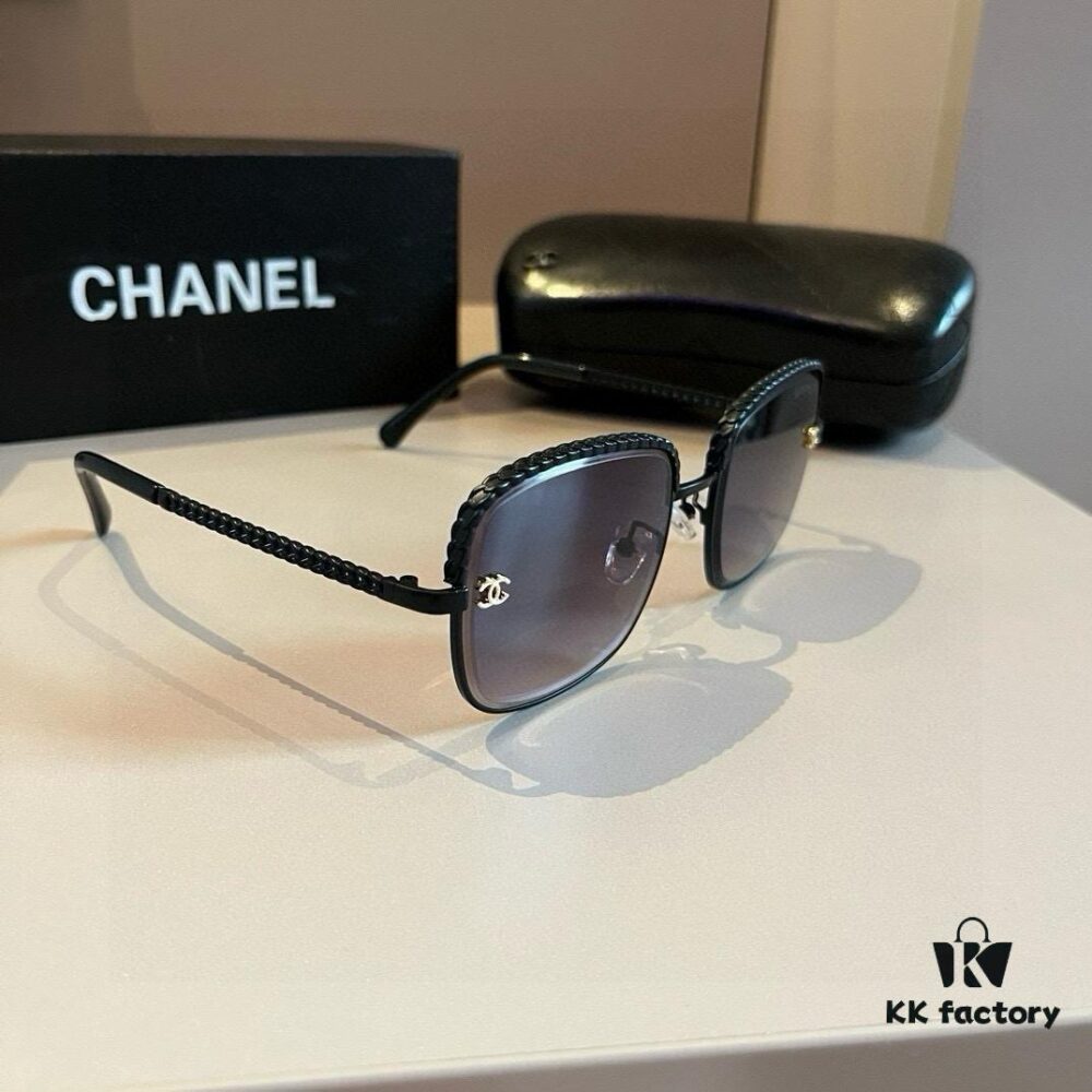 Chanel Sunglasses, absolutely in love, the moment you put them on, the aura is perfectly captured, they make your face look incredibly slim, large frames yet surprisingly lightweight, with just the right curvature on the temples for a comfortable, feather-light fit!