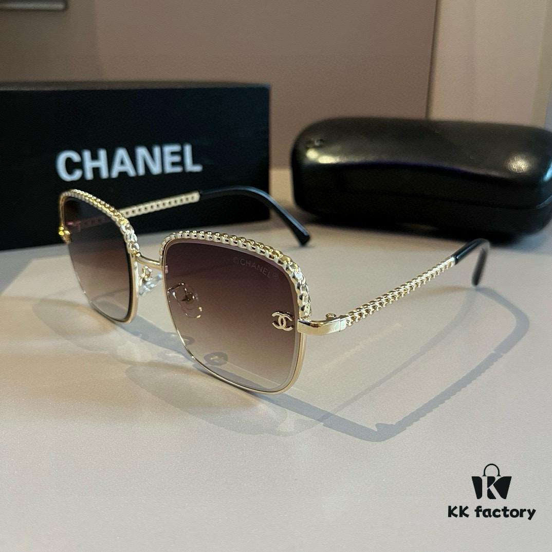 Chanel Sunglasses, Absolutely In Love, The Moment You Wear Them, The Aura Is Perfectly Captured, Greatly Slimming The Face, Large Frame Yet Lightweight, Temples Designed At Just The Right Curve, Comfortable And Light On The Ears