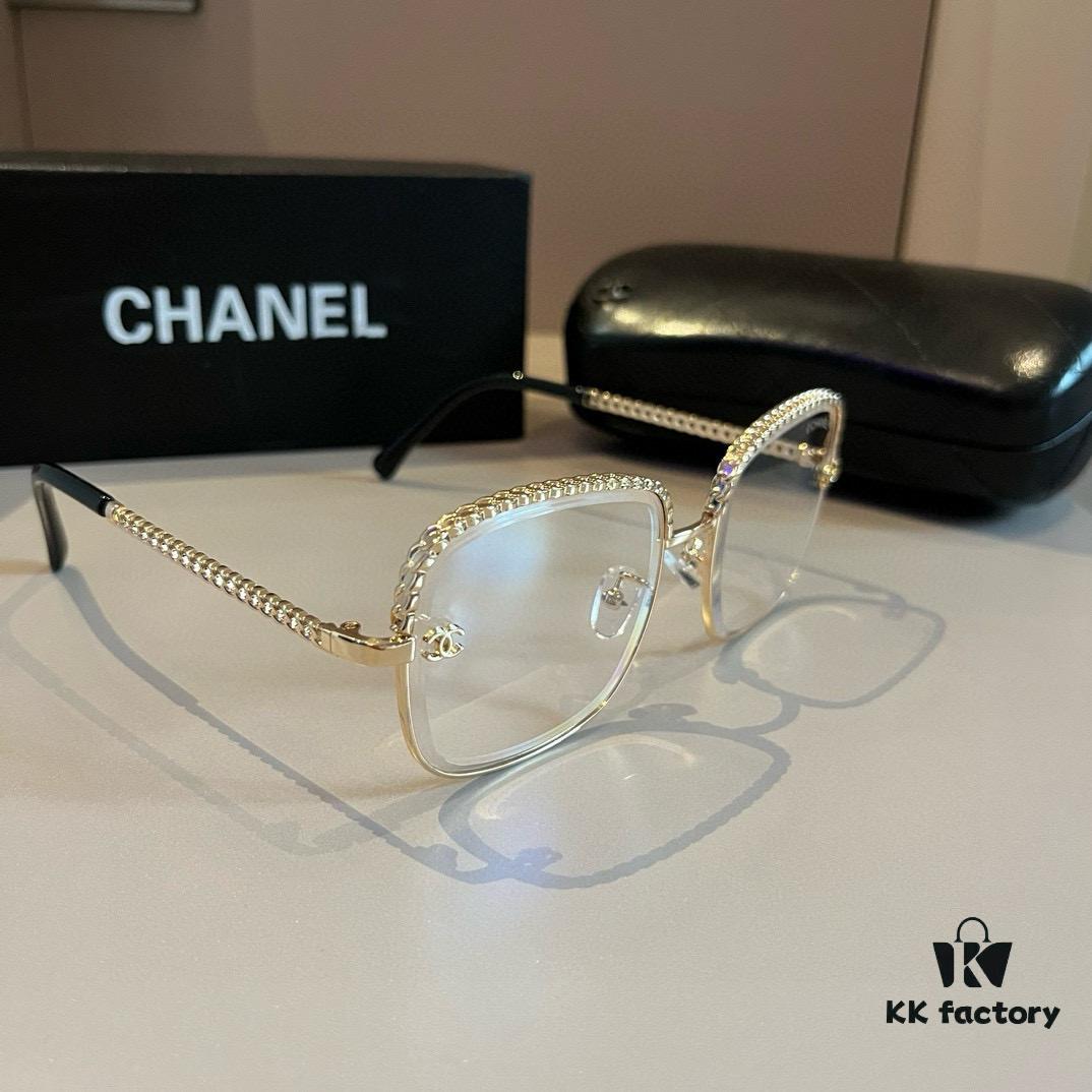 Chanel Sunglasses, absolutely in love, instantly elevate your presence, greatly slimming the face, large-frame design yet incredibly lightweight, perfectly curved temples for a comfortable, feather-light wear!