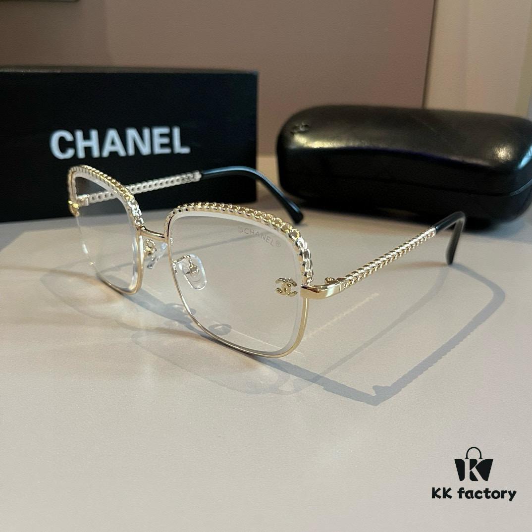 Chanel Sunglasses, absolutely in love, instantly elevate your presence, greatly slimming the face, large-frame design yet incredibly lightweight, perfectly curved temples for a comfortable, feather-light wear!