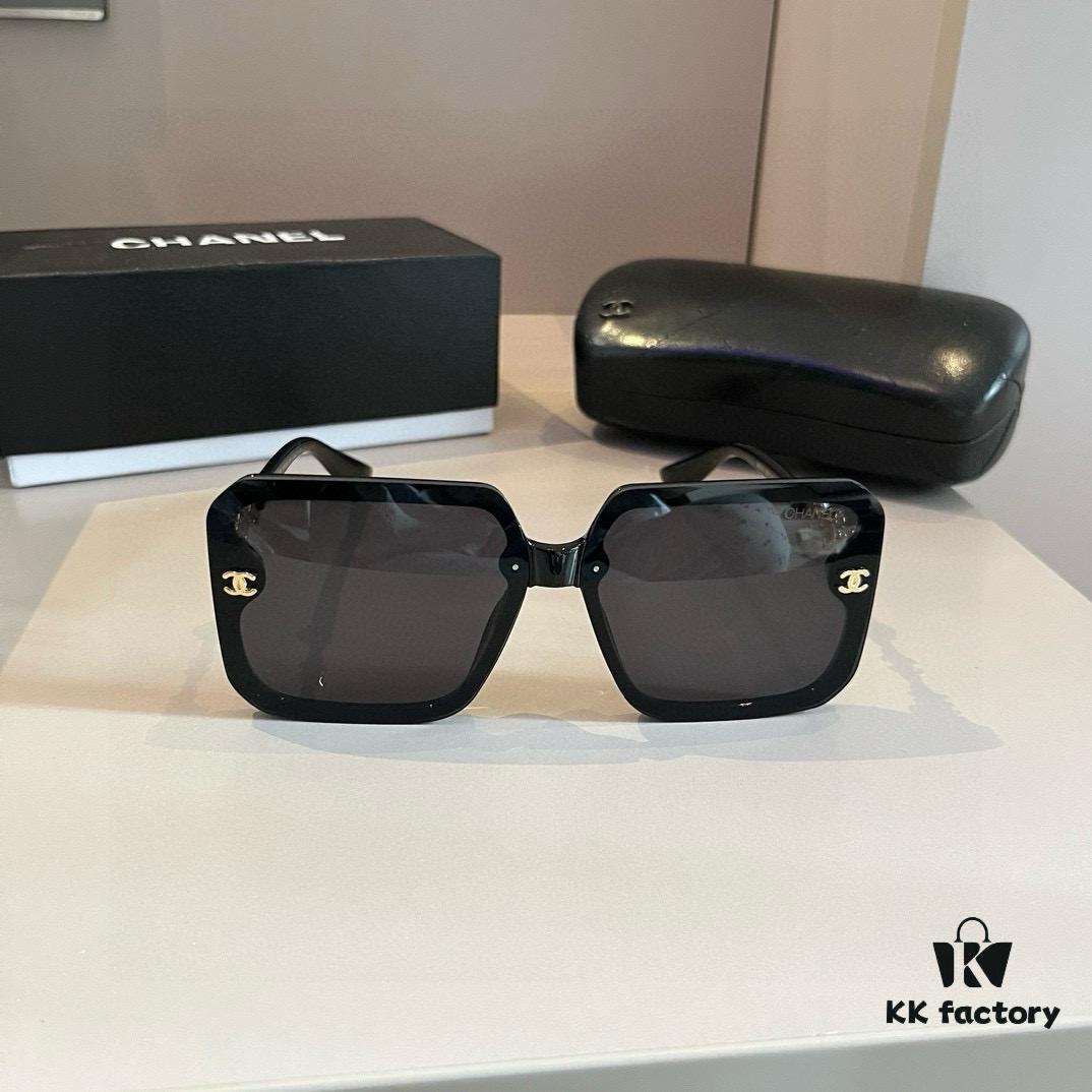 Chanel Sunglasses Elegant and Lightweight Design, Flattering Face Shape Fit