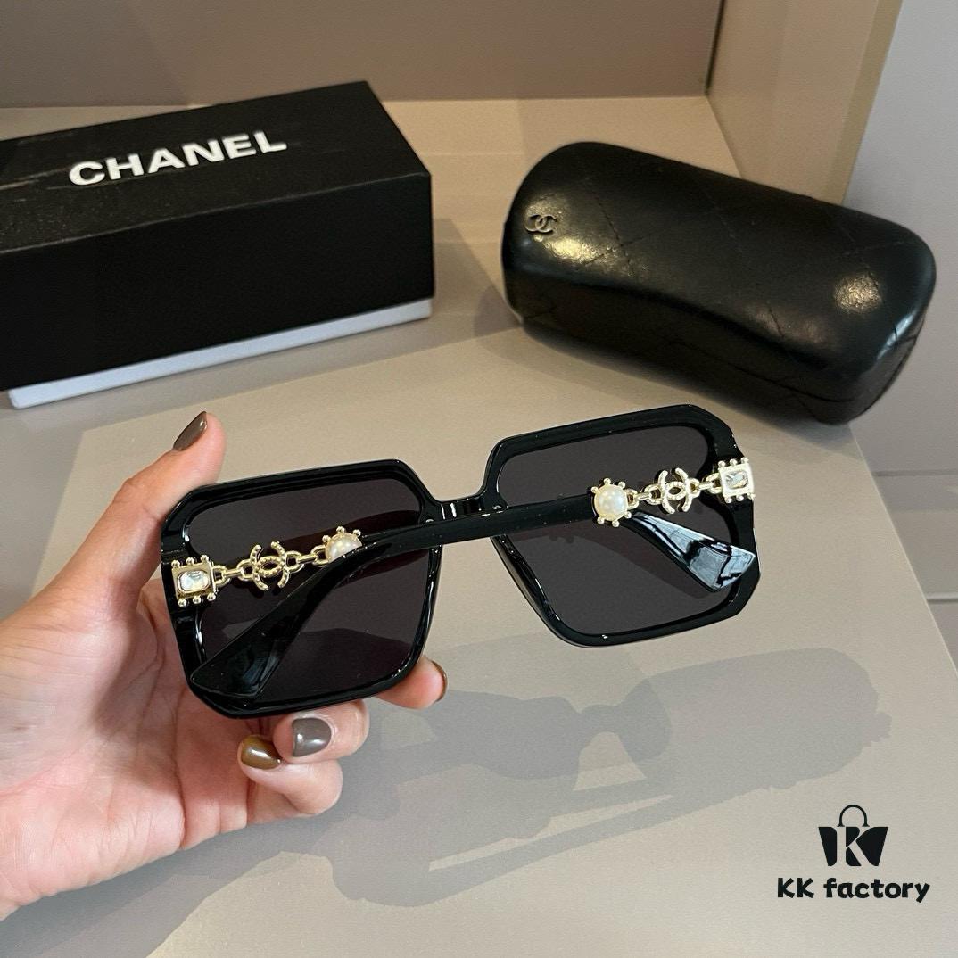 Chanel Sunglasses Elegant and Lightweight Design, Flattering Face Shape Fit