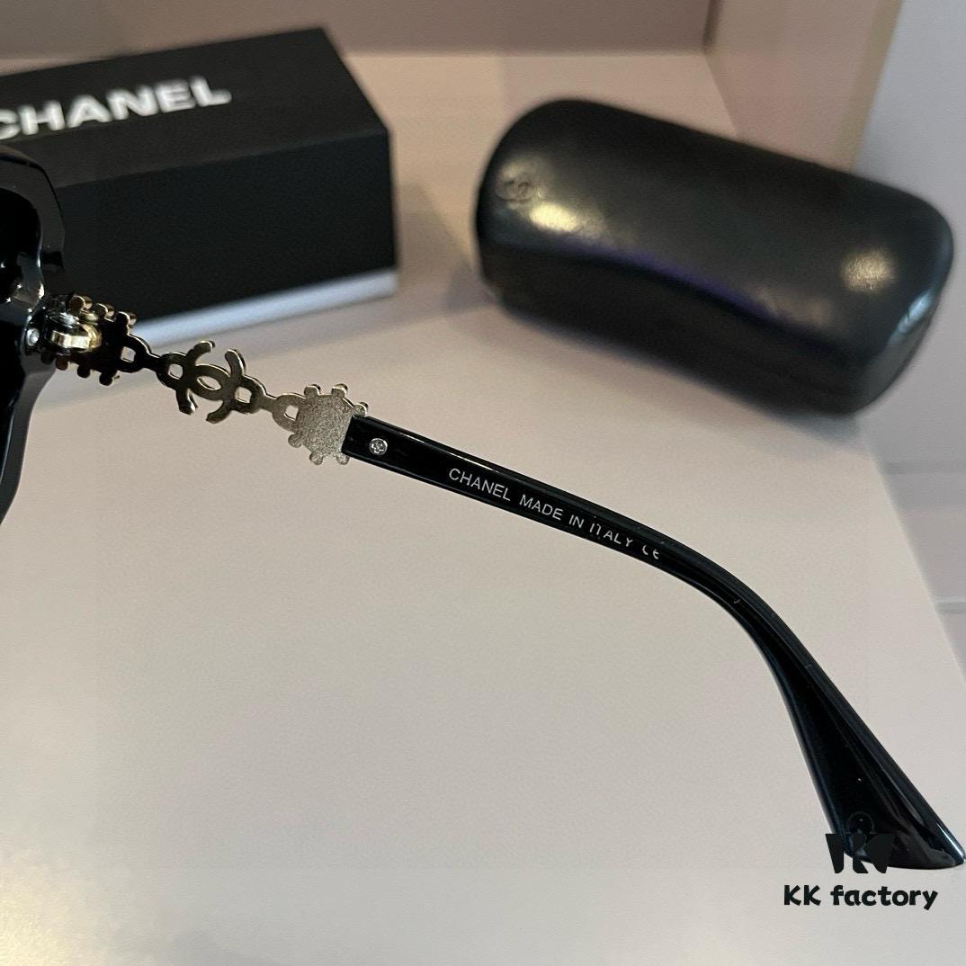 Chanel Sunglasses Elegant and Lightweight Design, Flattering Face Shape Fit