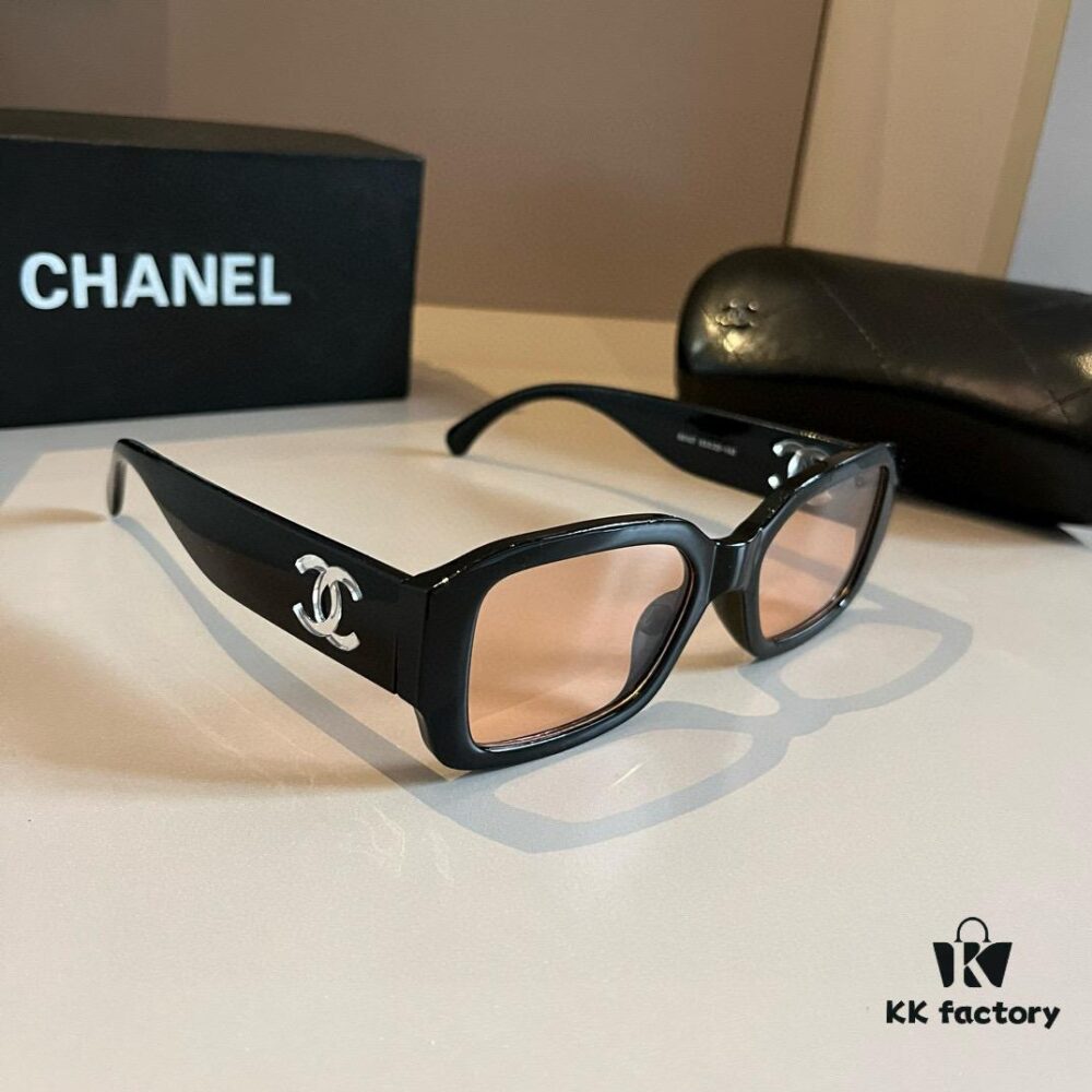 Chanel Sunglasses, absolutely in love, the moment you put them on your face the aura is perfectly on point, greatly slimming the face, large-frame design yet incredibly lightweight, temples perfectly curved for a comfortable, feather-light wear!