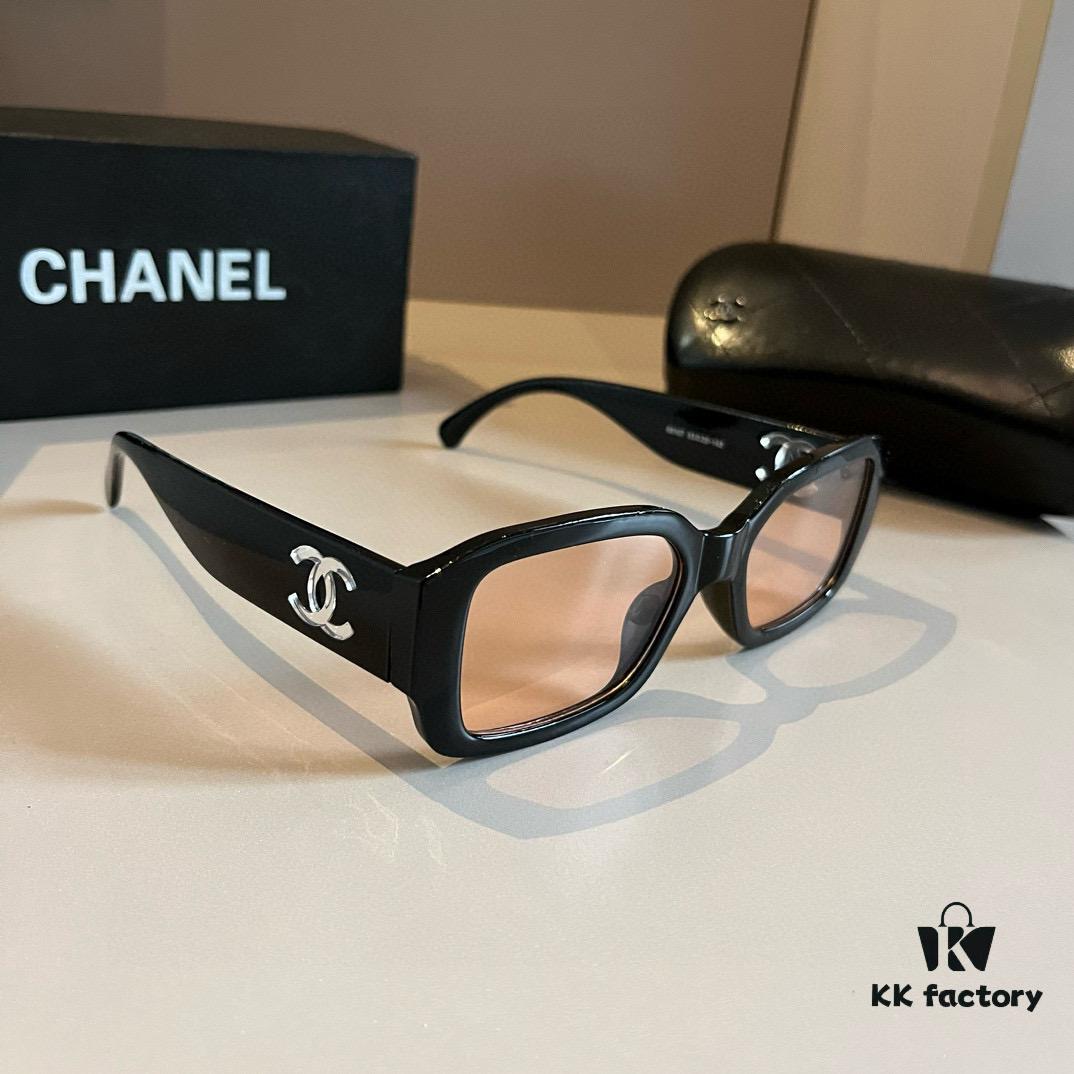 Chanel Sunglasses, absolutely in love, the moment you put them on your face the aura is perfectly on point, greatly slimming the face, large-frame design yet incredibly lightweight, temples perfectly curved for a comfortable, feather-light wear!