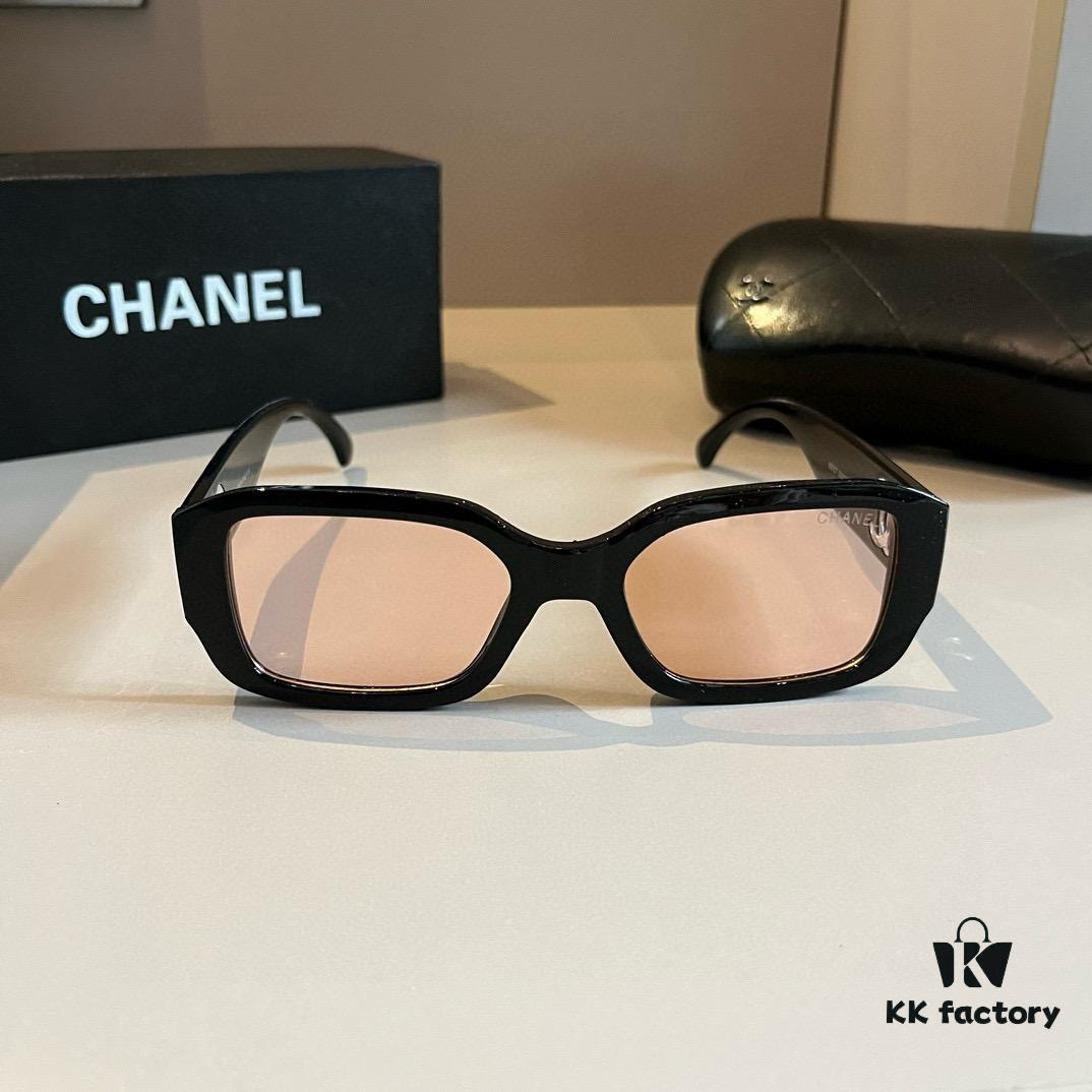 Chanel Sunglasses, absolutely in love, the moment you put them on your face the aura is perfectly on point, greatly slimming the face, large-frame design yet incredibly lightweight, temples perfectly curved for a comfortable, feather-light wear!