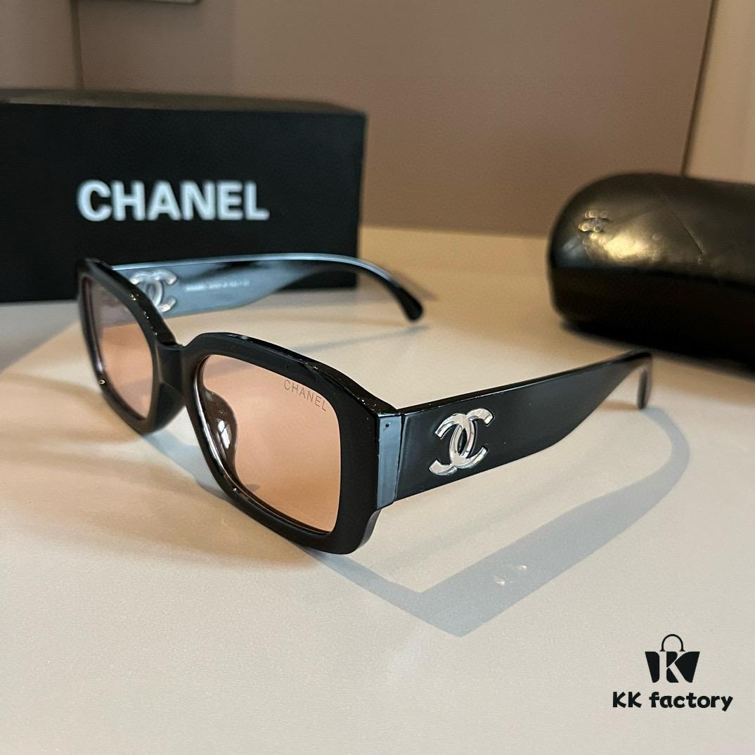 Chanel Sunglasses, absolutely in love, the moment you put them on your face the aura is perfectly on point, greatly slimming the face, large-frame design yet incredibly lightweight, temples perfectly curved for a comfortable, feather-light wear!