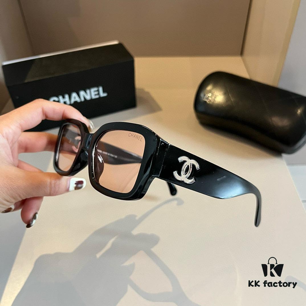 Chanel Sunglasses, absolutely in love, the moment you put them on your face the aura is perfectly on point, greatly slimming the face, large-frame design yet incredibly lightweight, temples perfectly curved for a comfortable, feather-light wear!