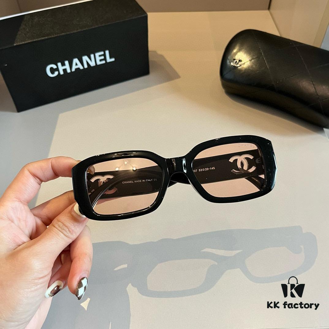 Chanel Sunglasses, absolutely in love, the moment you put them on your face the aura is perfectly on point, greatly slimming the face, large-frame design yet incredibly lightweight, temples perfectly curved for a comfortable, feather-light wear!