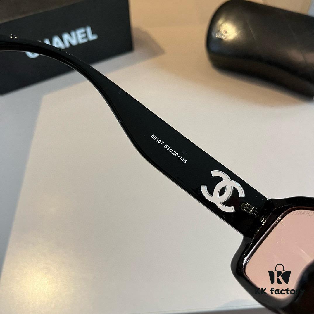 Chanel Sunglasses, absolutely in love, the moment you put them on your face the aura is perfectly on point, greatly slimming the face, large-frame design yet incredibly lightweight, temples perfectly curved for a comfortable, feather-light wear!